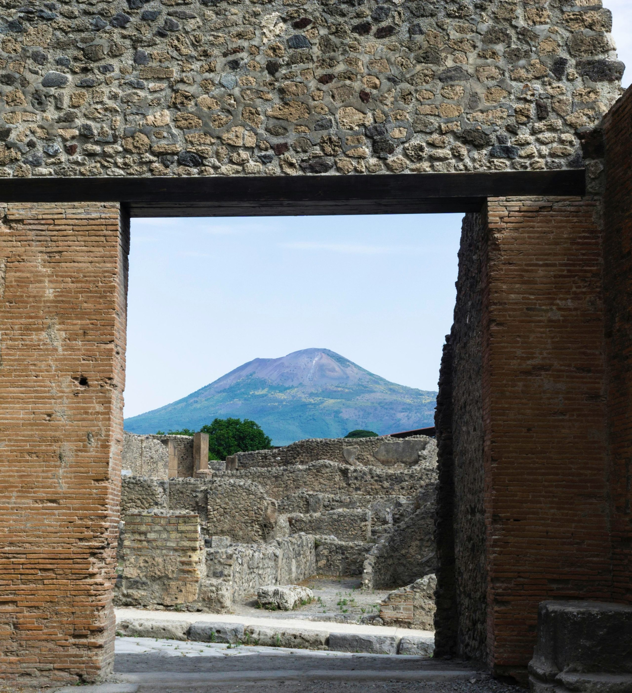 Naples to Pompeii private transfer